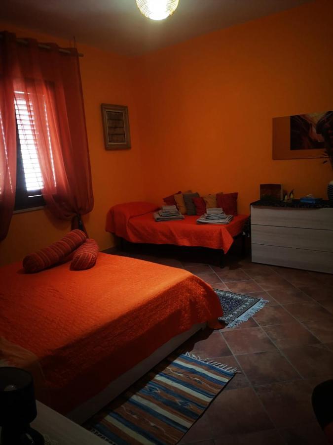 Orangebalestrate Apartment Luaran gambar