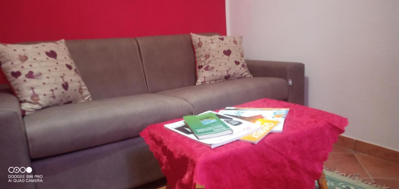 Orangebalestrate Apartment Luaran gambar